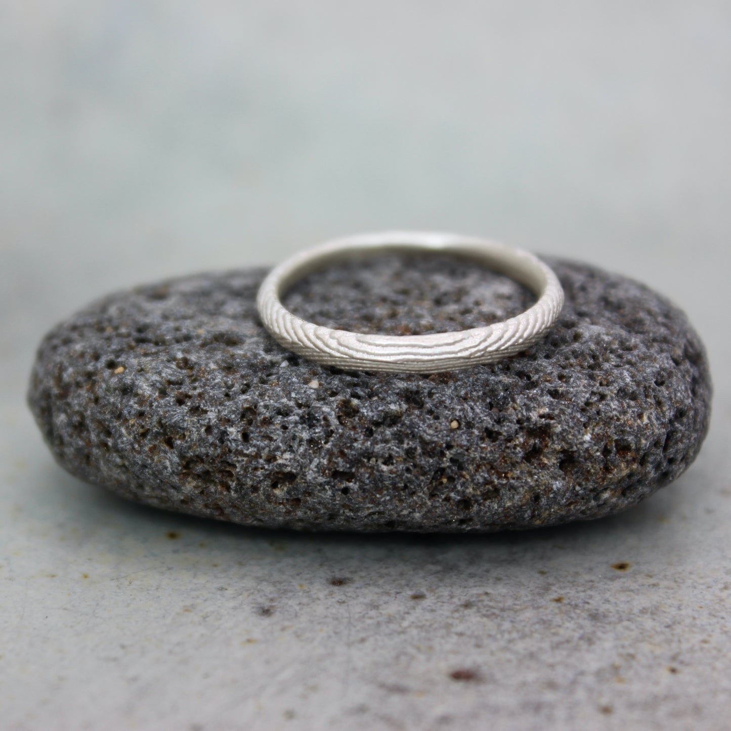 Tiny Mbégté ring | cuttlefish texture