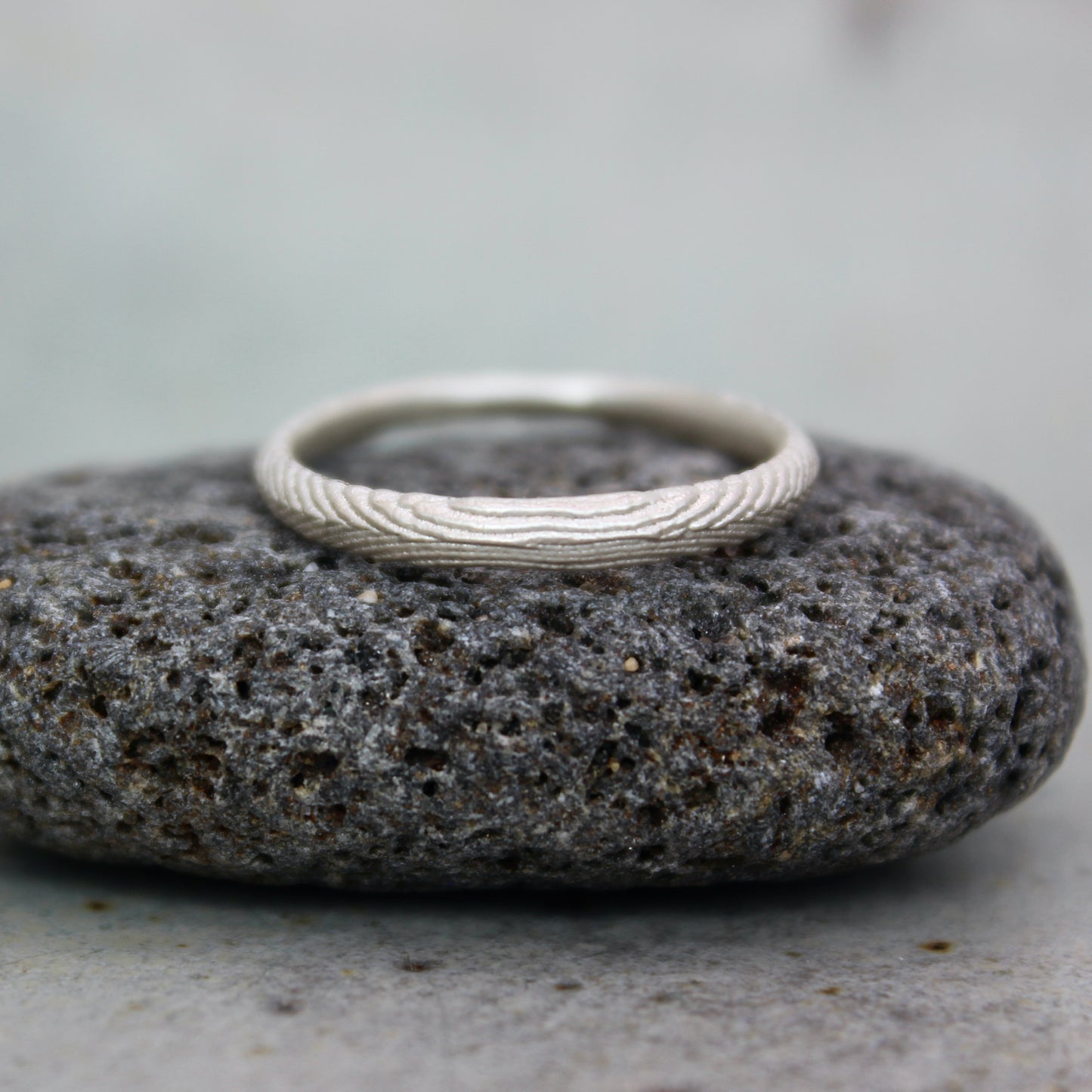 Tiny Mbégté ring | cuttlefish texture