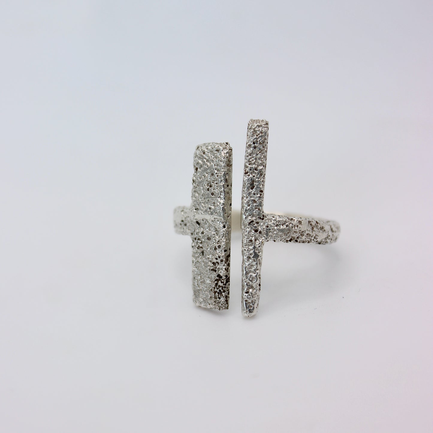 Wollou ring | sand texture