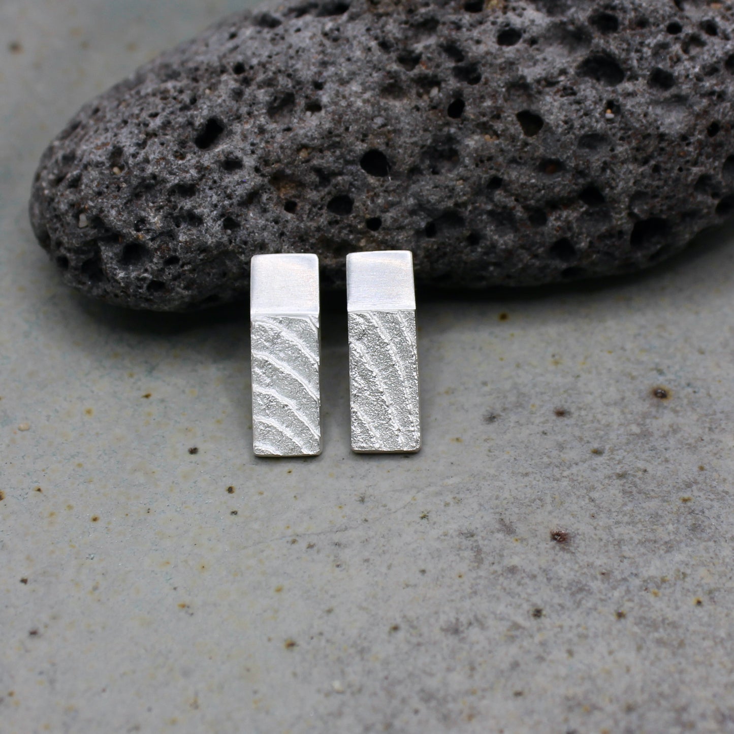 Horizon studs | cuttlefish texture