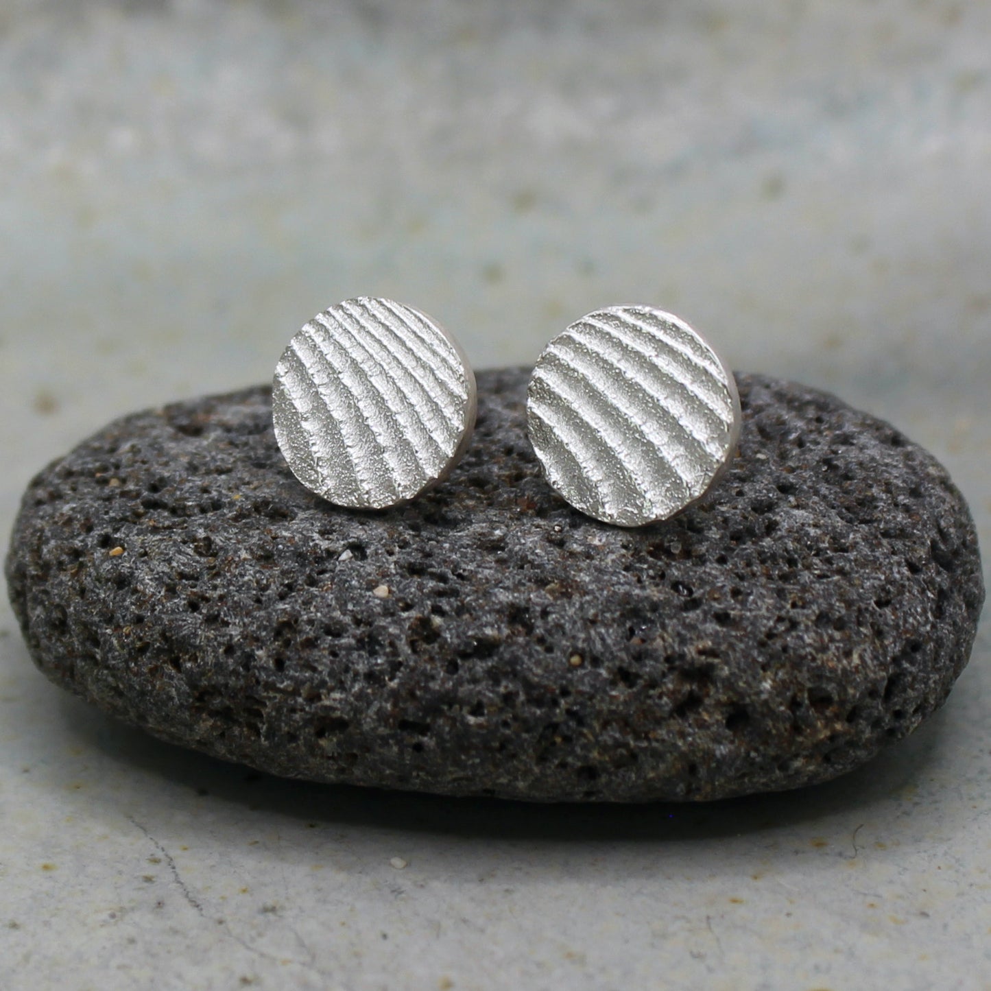 Small Àdduna studs | cuttlefish texture