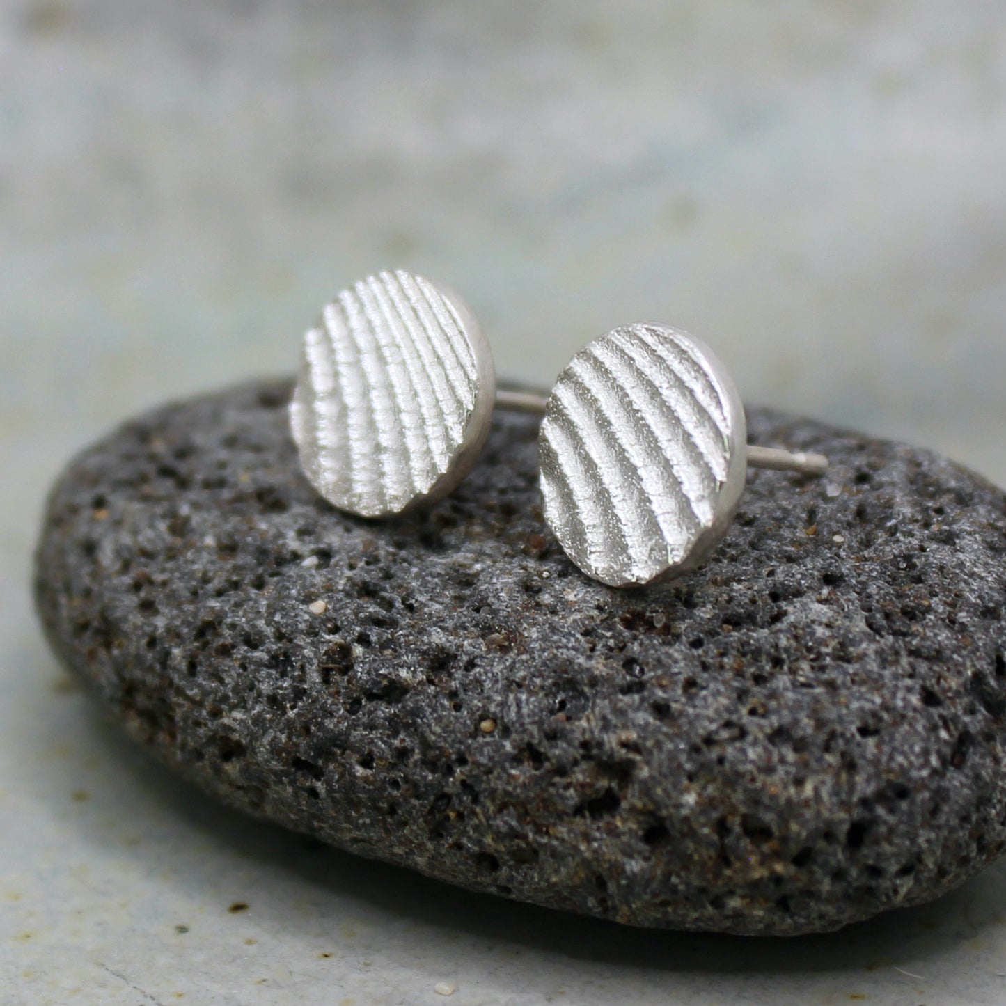 Small Àdduna studs | cuttlefish texture