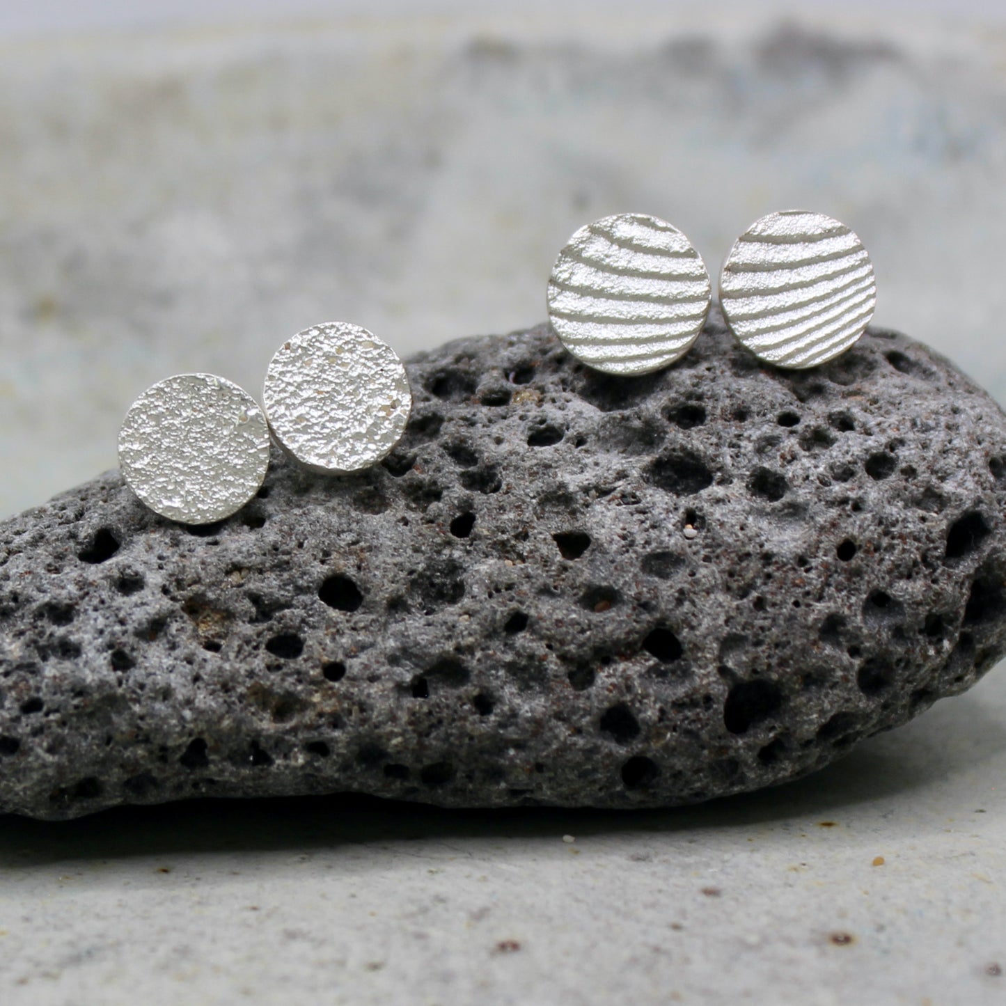 Small Àdduna studs | cuttlefish texture