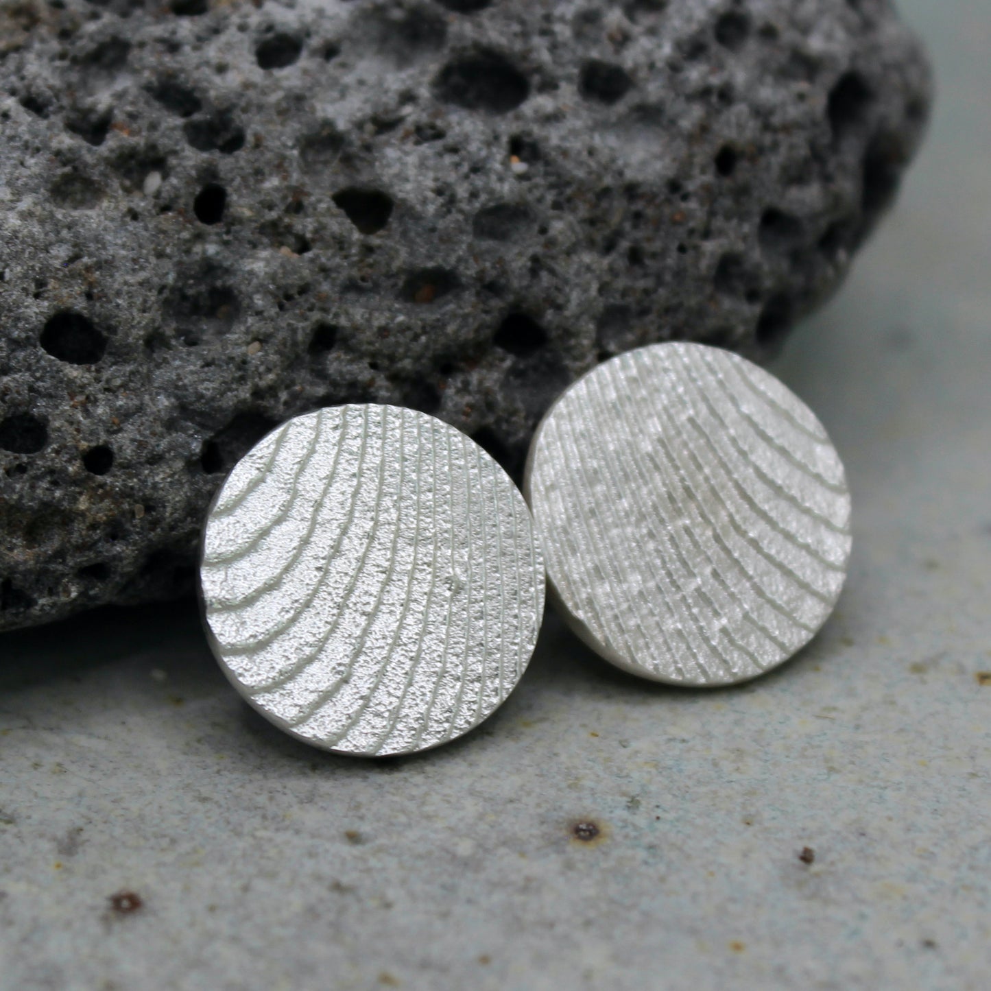 Àdduna studs | cuttlefish texture