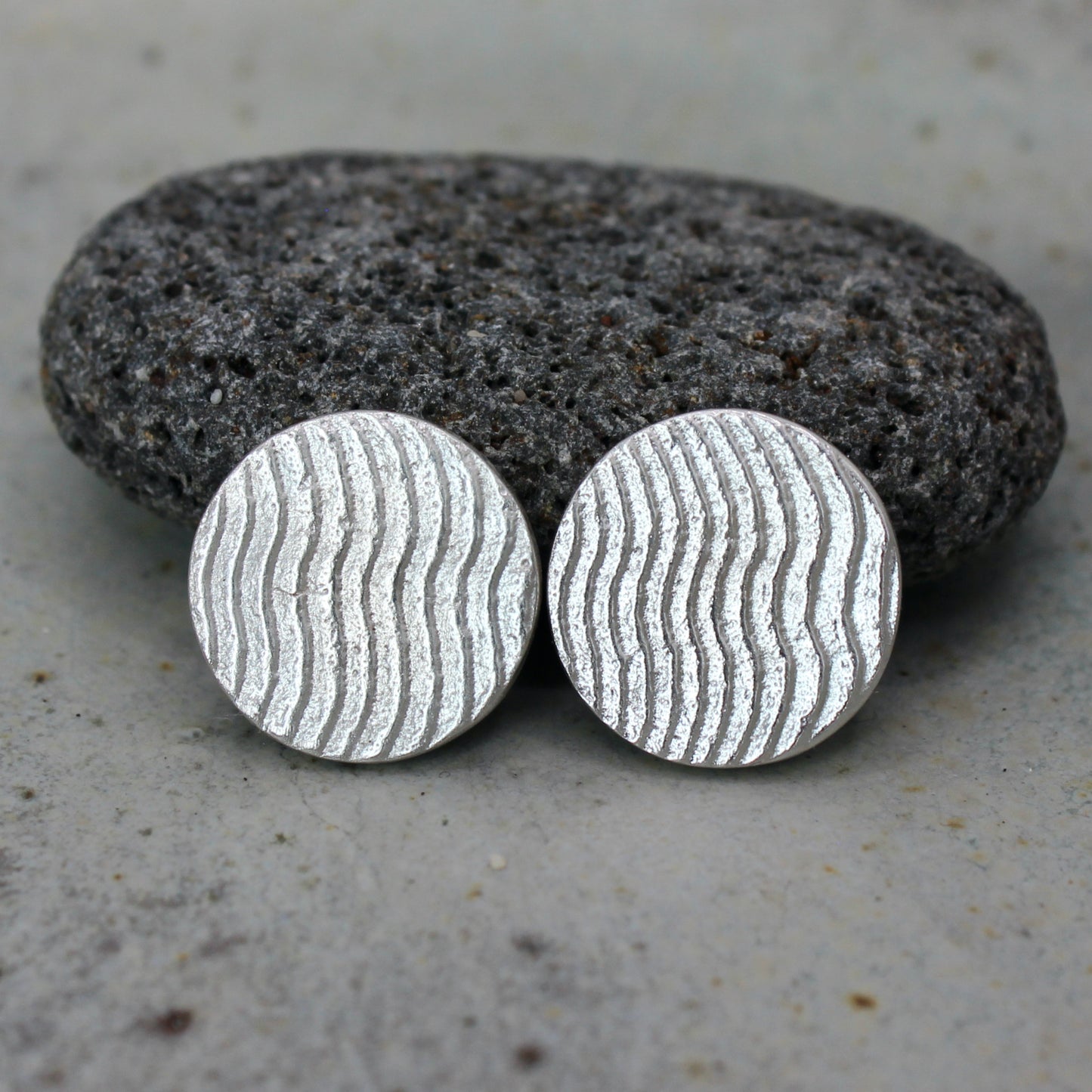 Àdduna studs | cuttlefish texture