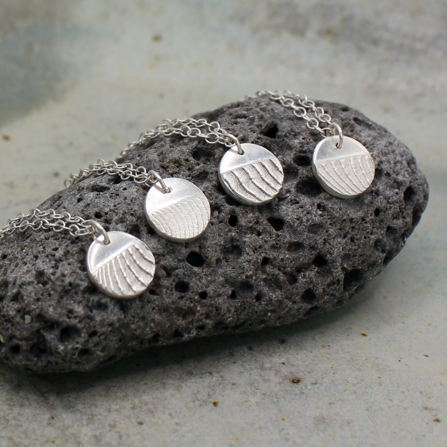 Small Àdduna Necklace | cuttlefish texture