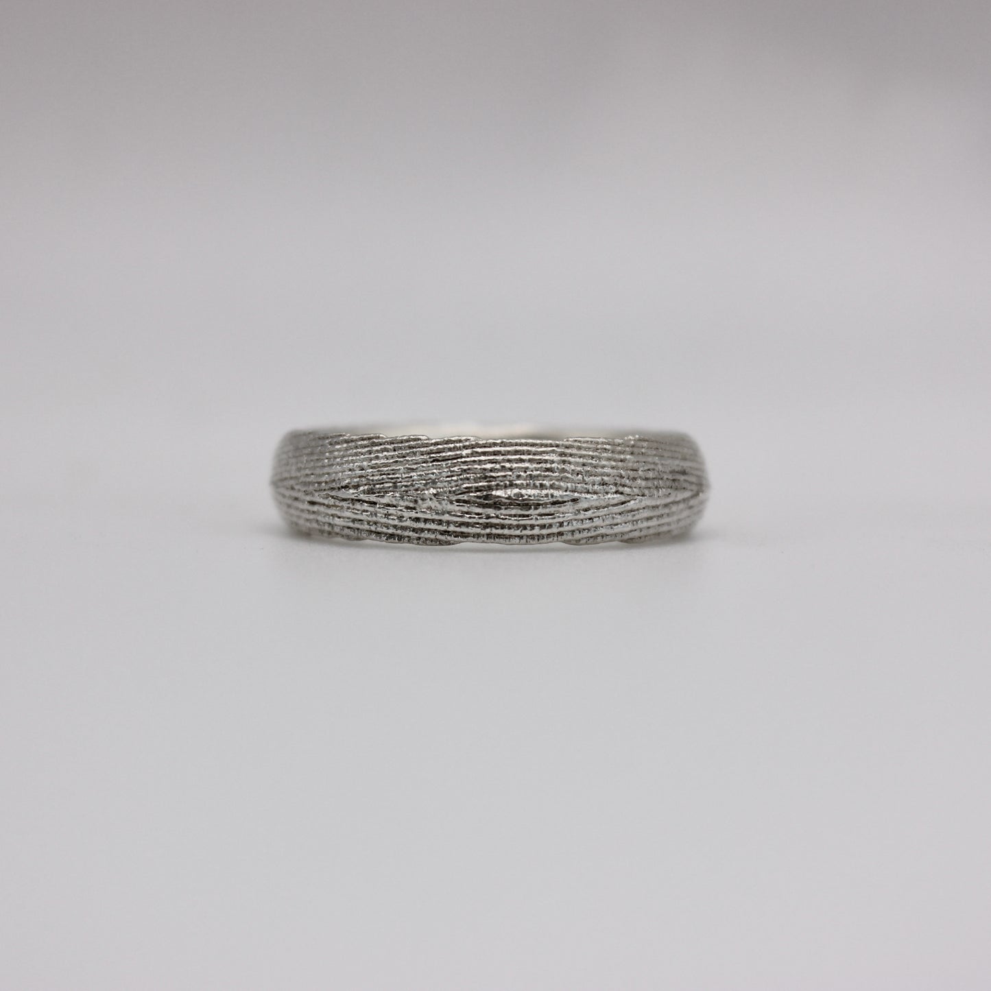 Mbégté ring | cuttlefish texture